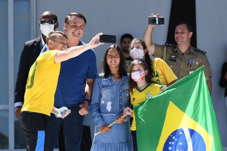 Colégio que admitiu filha de Bolsonaro sem prova tem 70 inscritos/vaga
