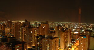 Vista aérea de prédios em Goiânia